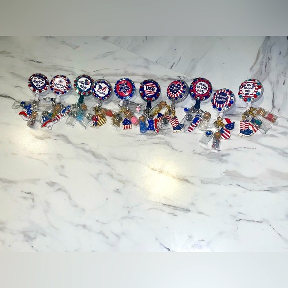 Retractable ID Name Badge Holder reel White w
Alligator Swivel Clip 4th of July - Picture 8 of 9